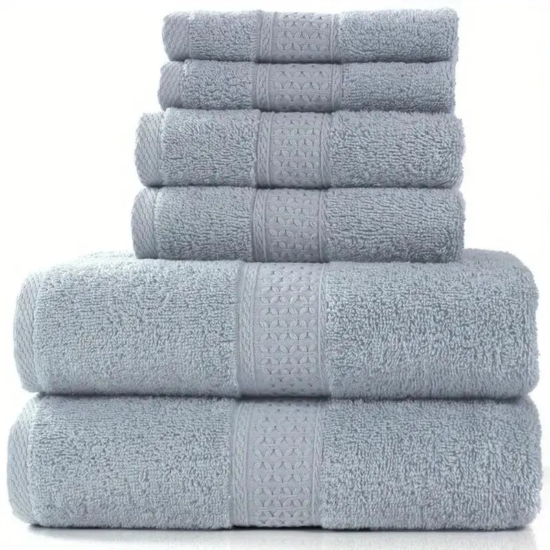 HomeTaste – Soft, absorbent cotton towel for versatile use.